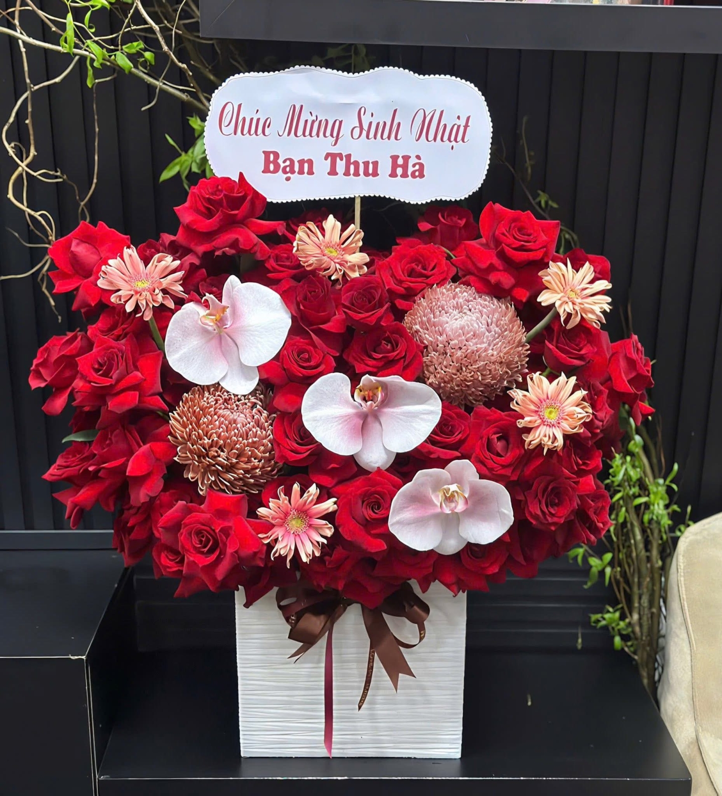Giỏ hoa mẫu đơn mix lan