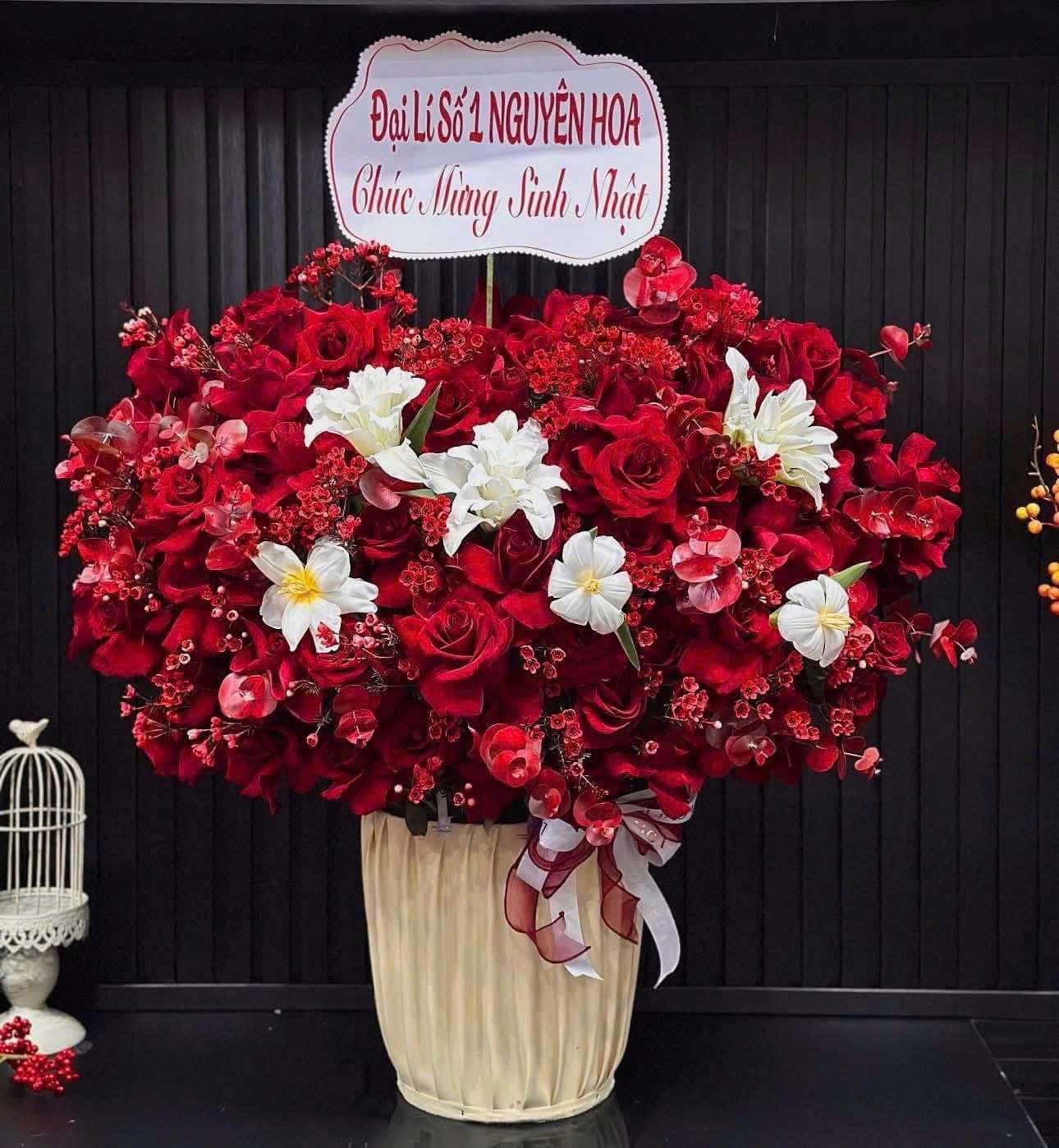 Giỏ hoa tulip mix ly kép 