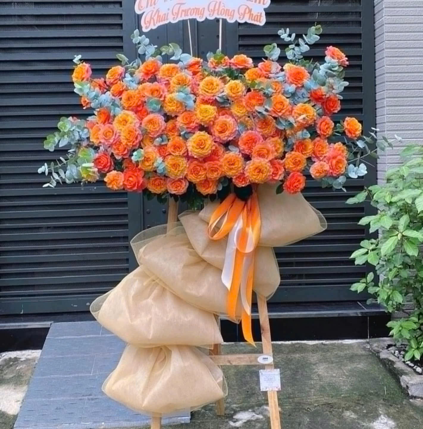 Kệ khai trương màu cam