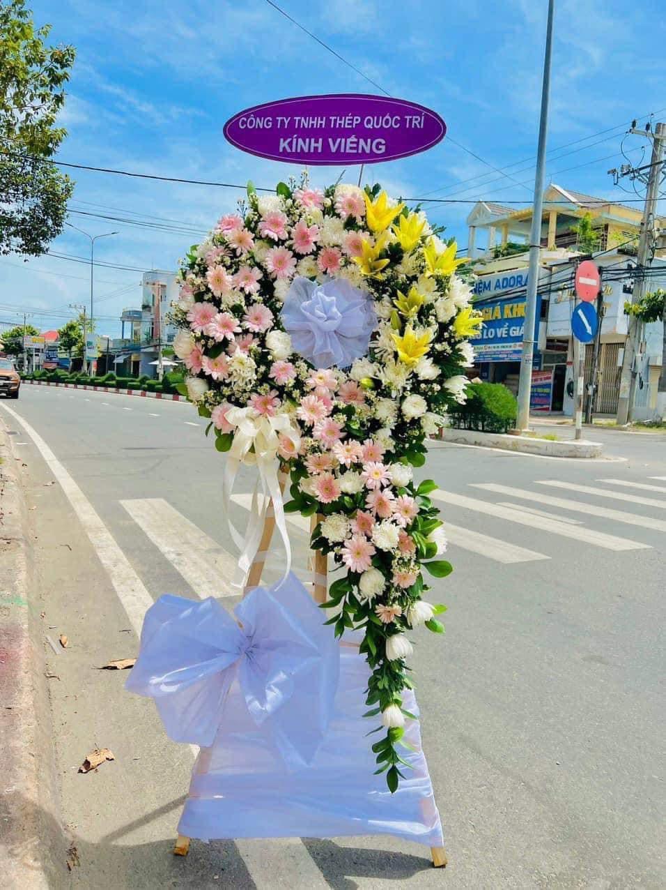 Kệ viếng đẹp đơn giản