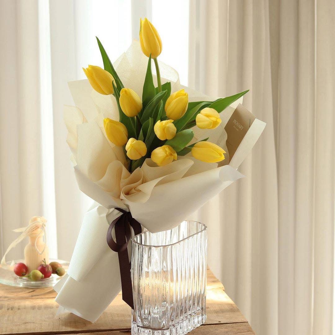 Bó hoa tulip vàng