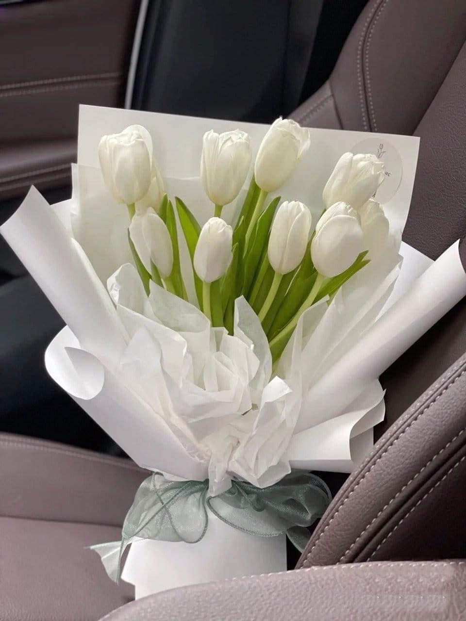 Bó hoa tulip trắng tại Bình Dương 