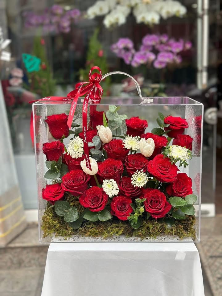 Hộp hoa tươi vali 