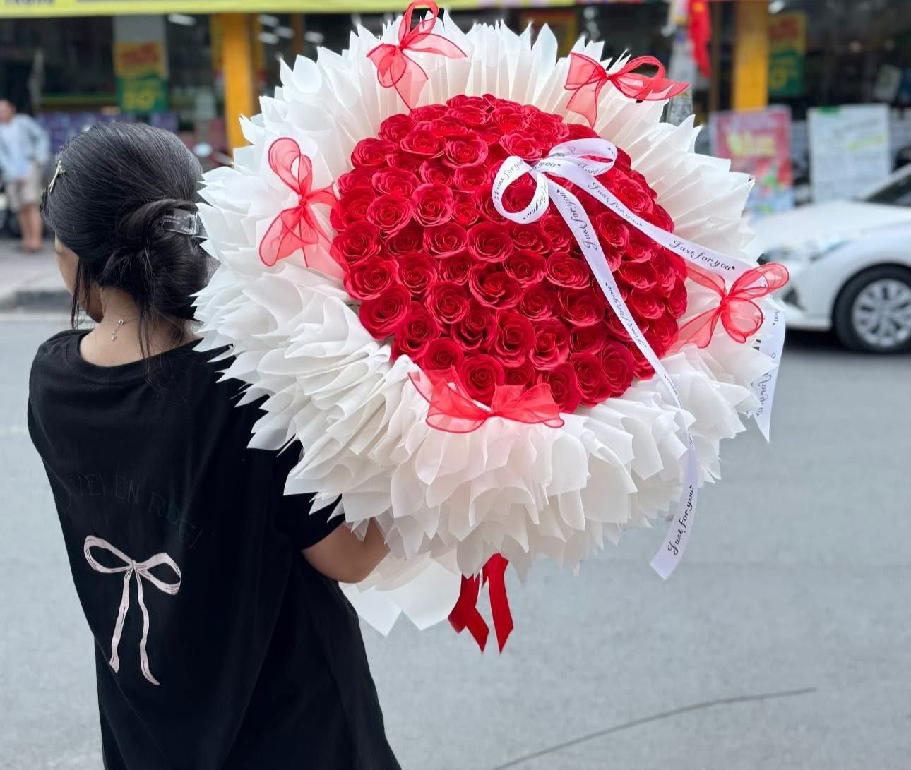 Bó hoa sáp tròn cao cấp khổng lồ 