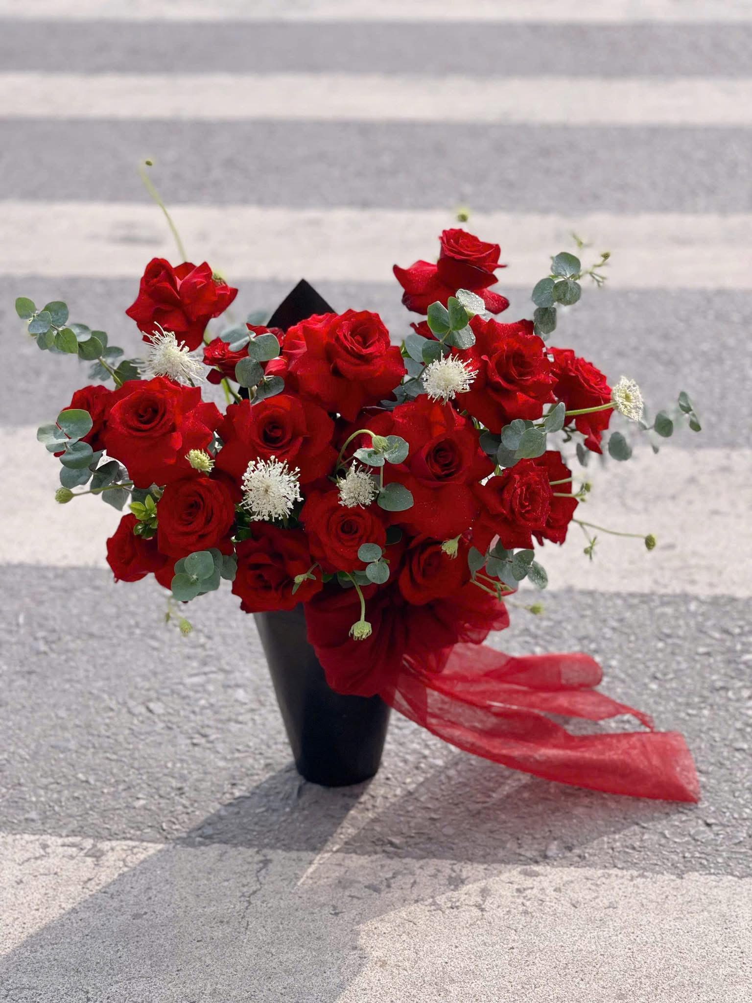 Bó hoa Hồng đỏ ốc quế Thủ Đức 