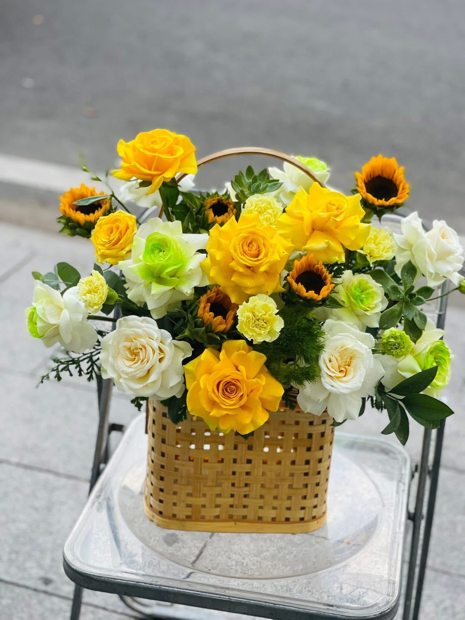 Giỏ hoa chúc mừng Tân Bình, Dĩ An