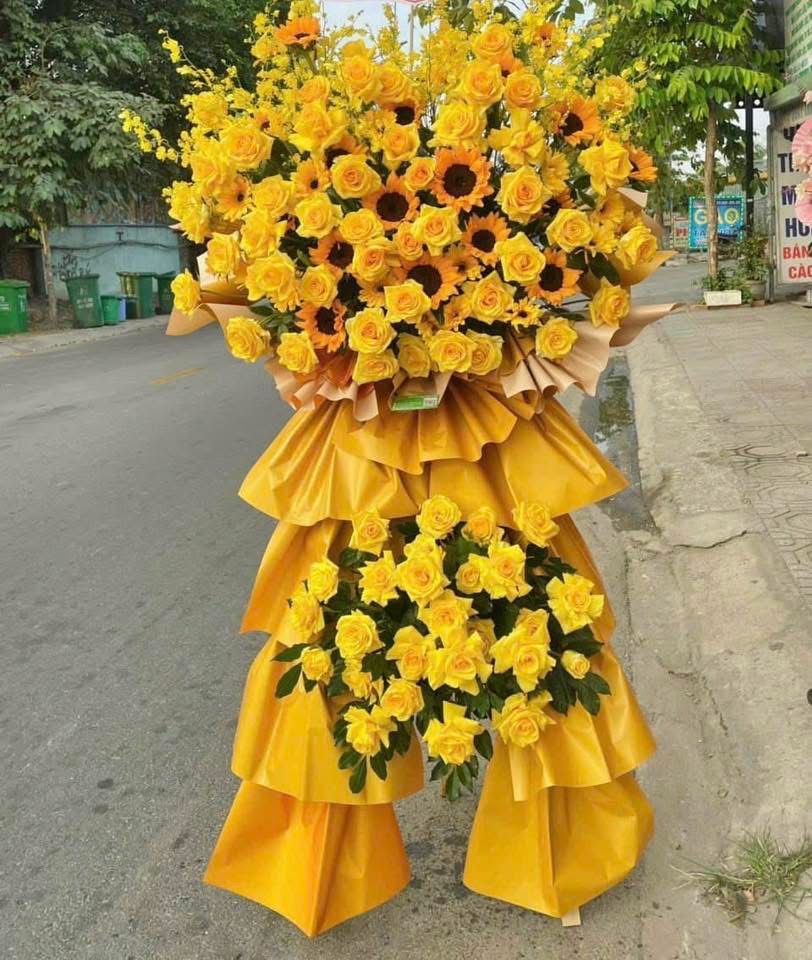 Kệ khai trương màu vàng to đẹp tại Dĩ an, thuận an, lái thiêu, Thủ Đức 