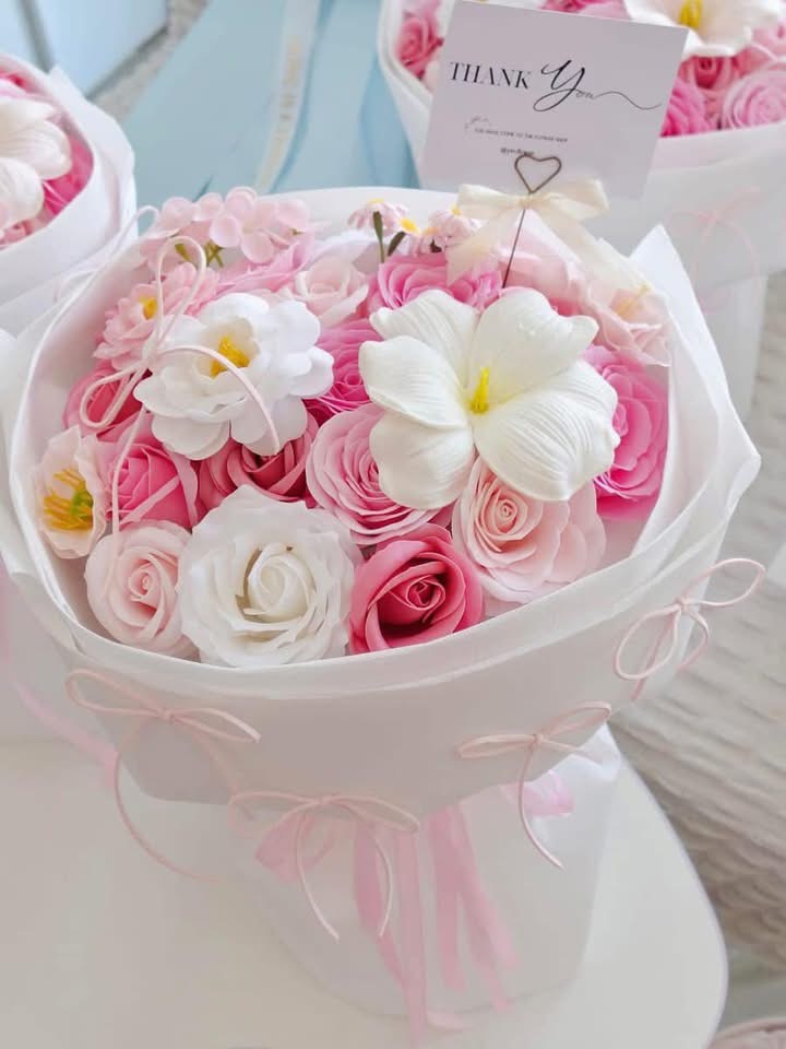 Bó hoa sáp mix kiểu Hàn
