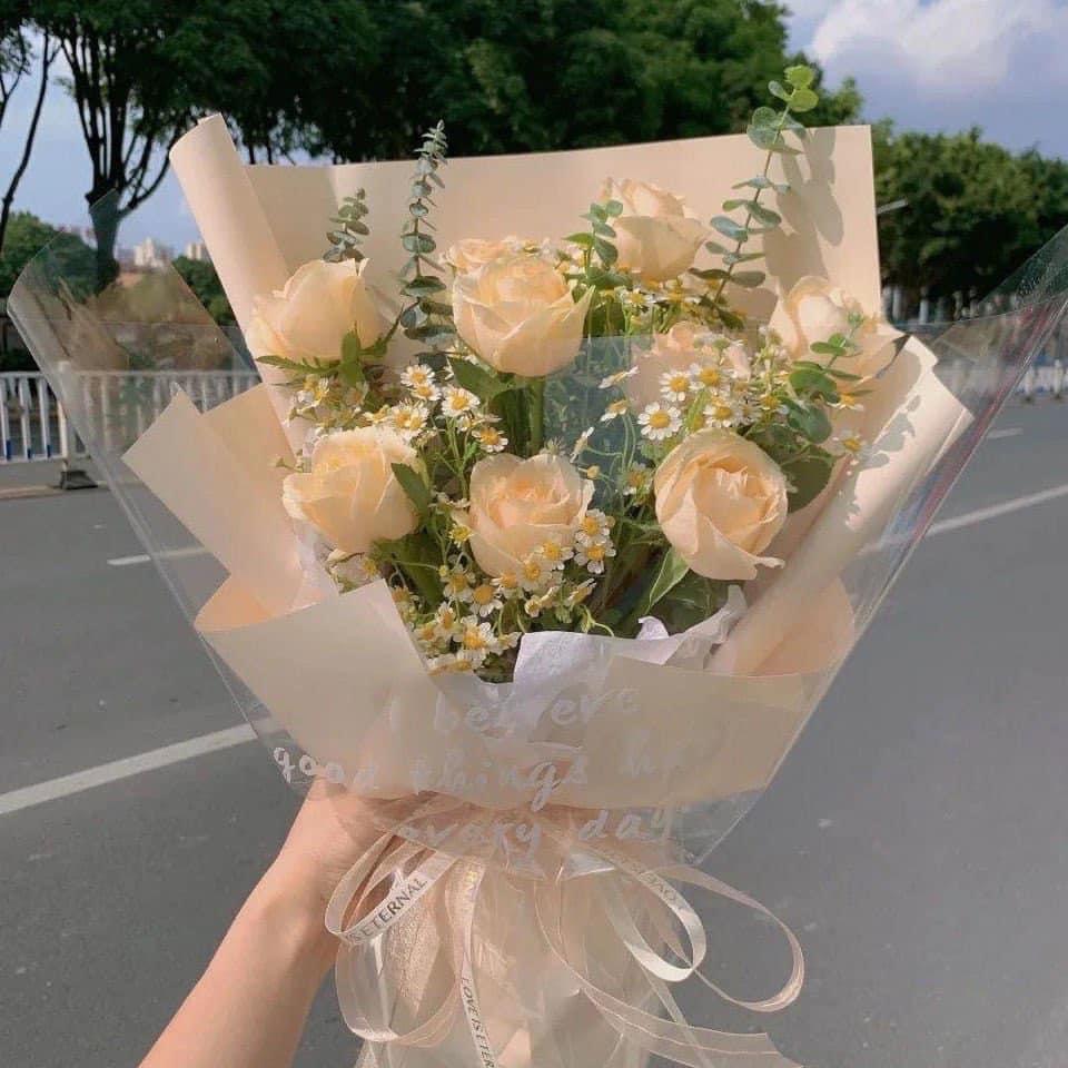 Bó hoa giấy kính đơn giản