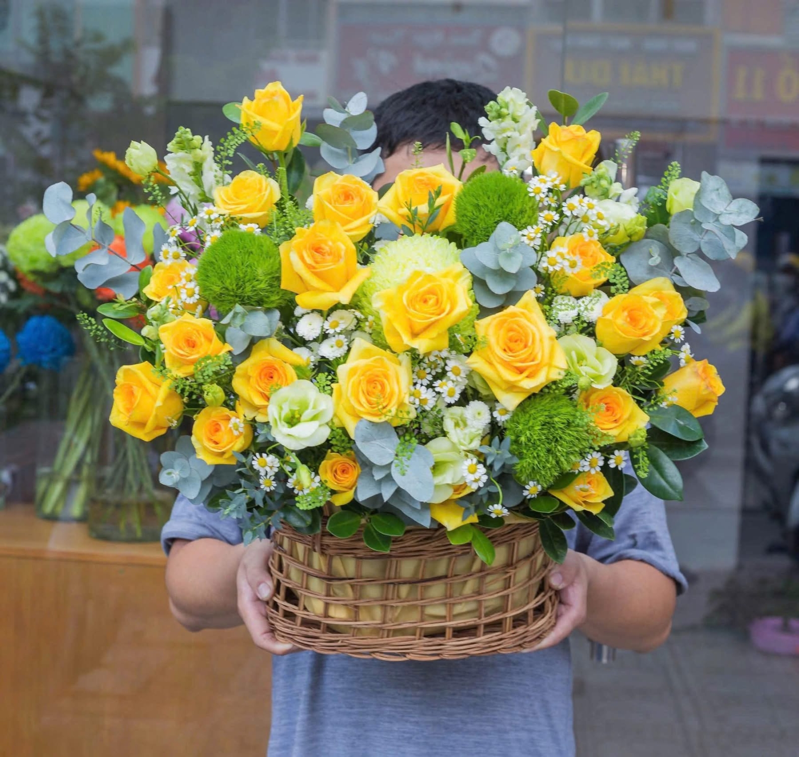 Giỏ hoa khai trương vàng xanh