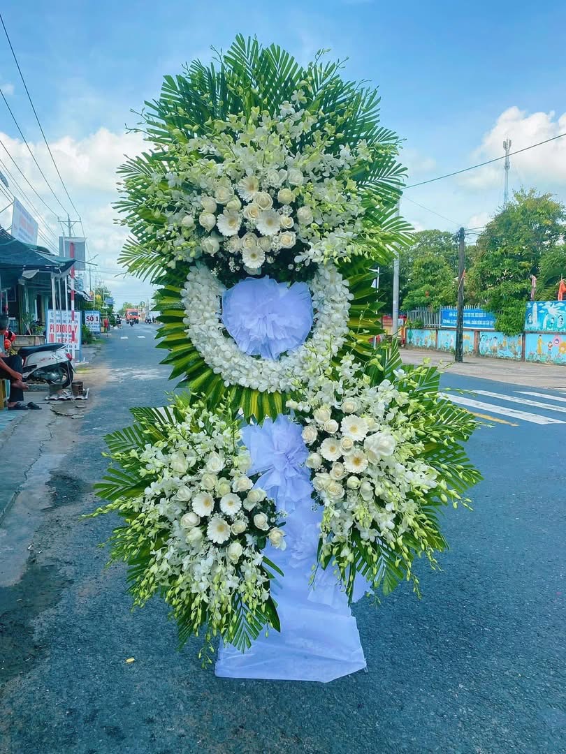Kệ viếng 3 tầng tại Sài Gòn 