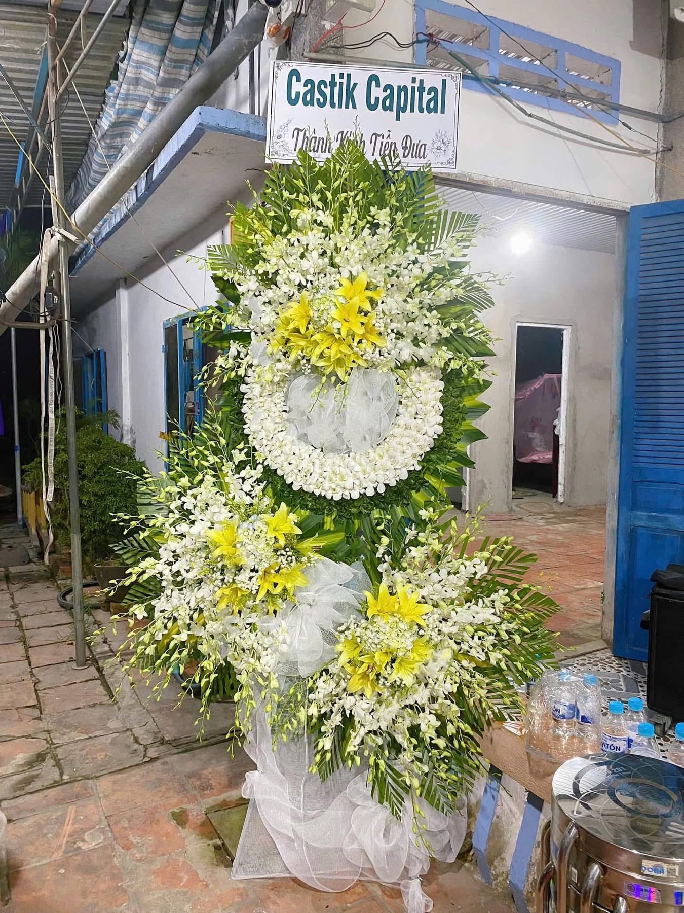 Kệ viếng 3 tầng mix hoa ly vàng 