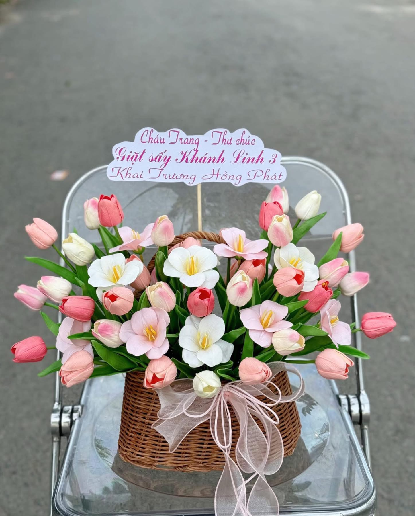Giỏ hoa tulip tặng sinh nhật 