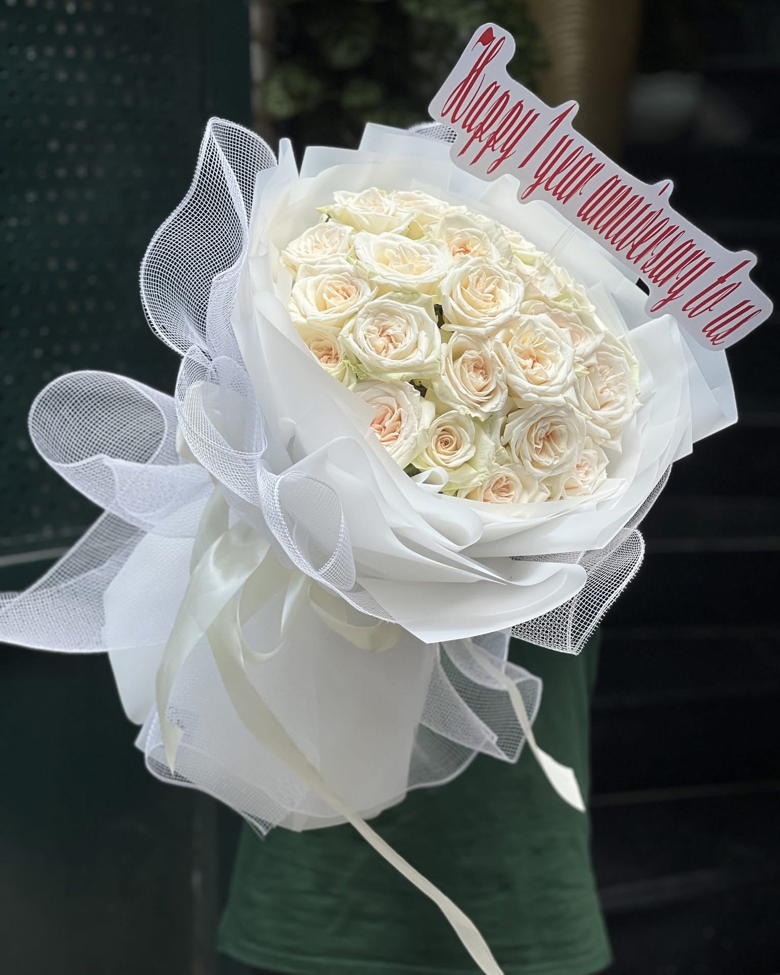 Bó hoa hồng trắng 