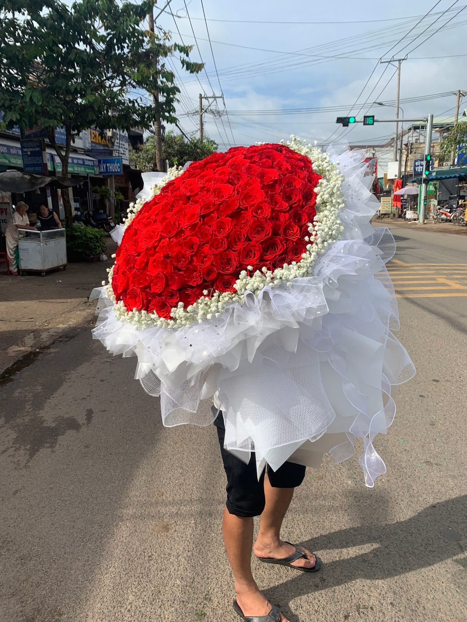 Bó hoa Hồng đỏ 200 bông