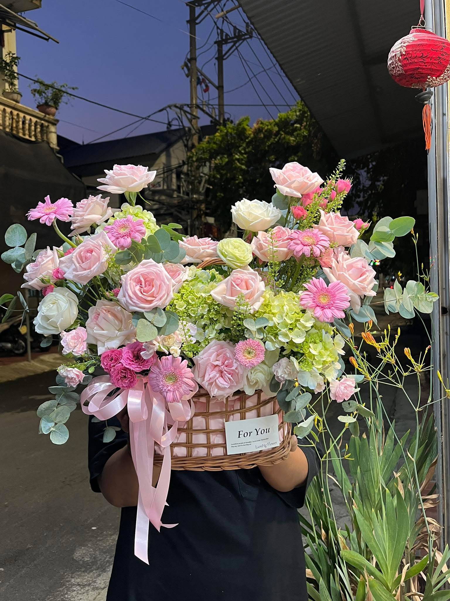 Giỏ hoa mix Cẩm Tú cầu 