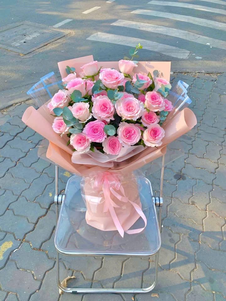 Bó hoa hồng lạc thần