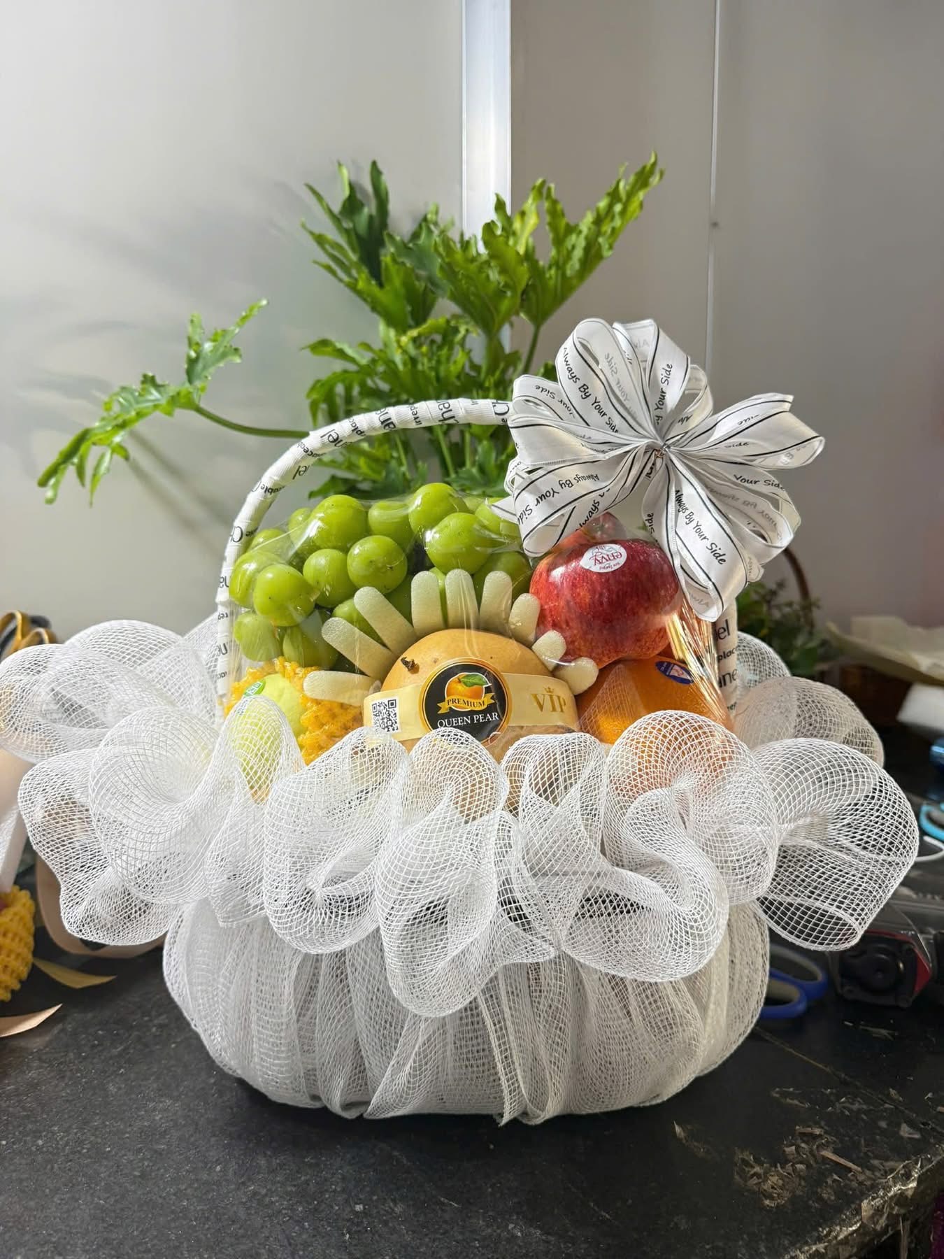 Giỏ trái cây viếng thủ Đức , thảo điền 