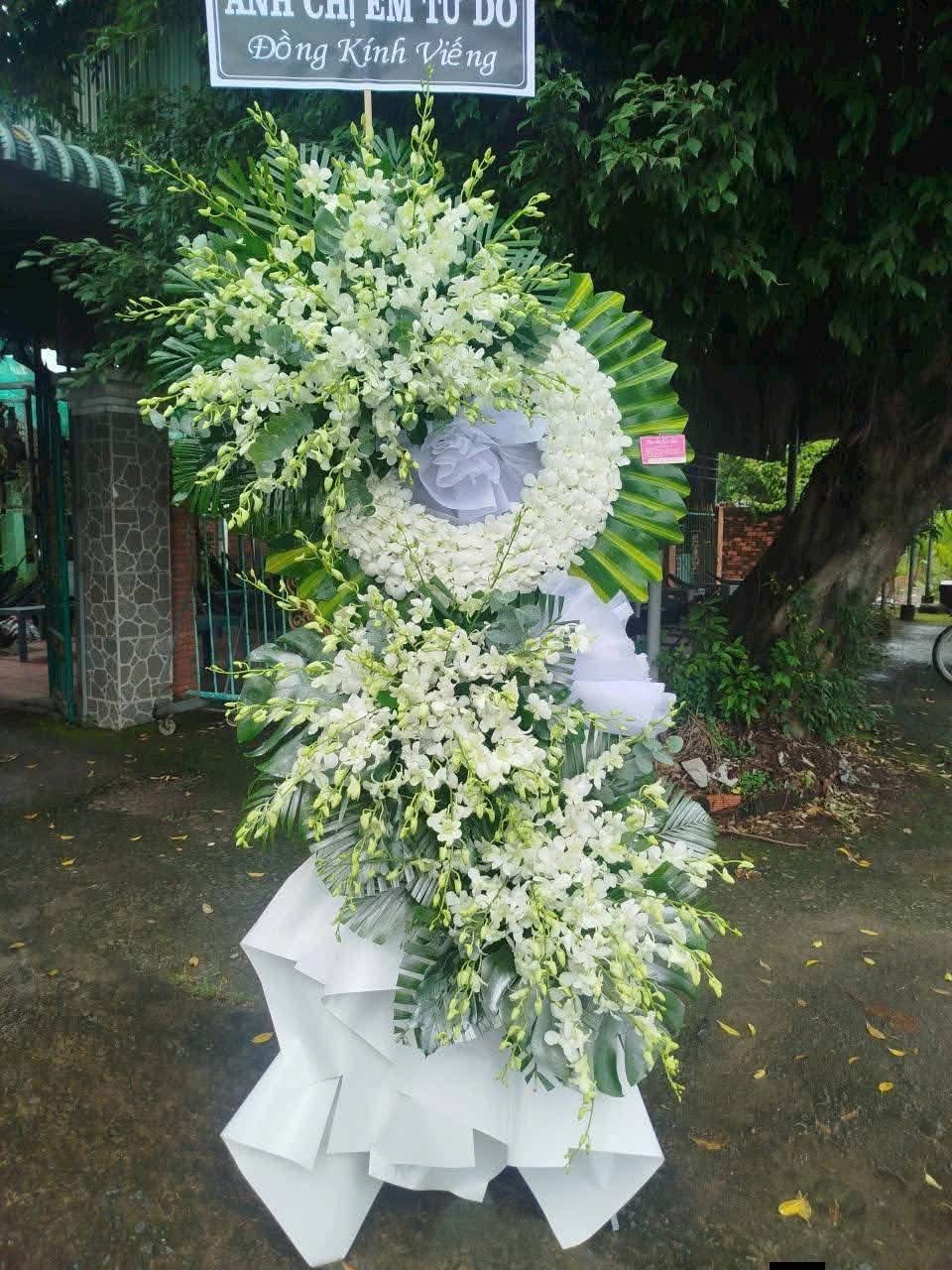 Kệ viếng 3 tầng lan