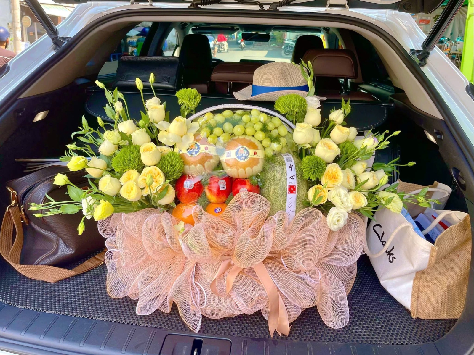 Giỏ trái cây to, khổng lồ