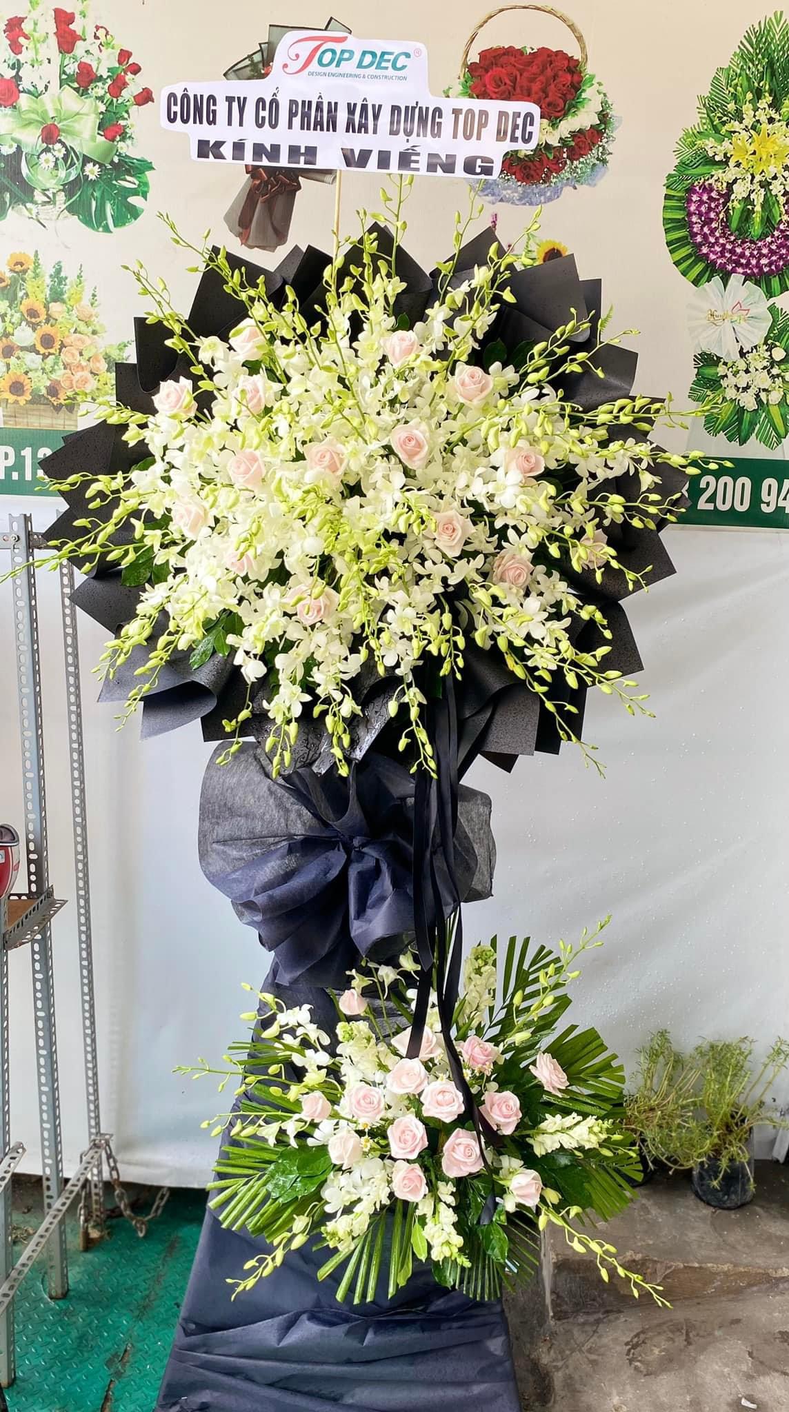 Kệ viếng tone đen trắng sang trọng 