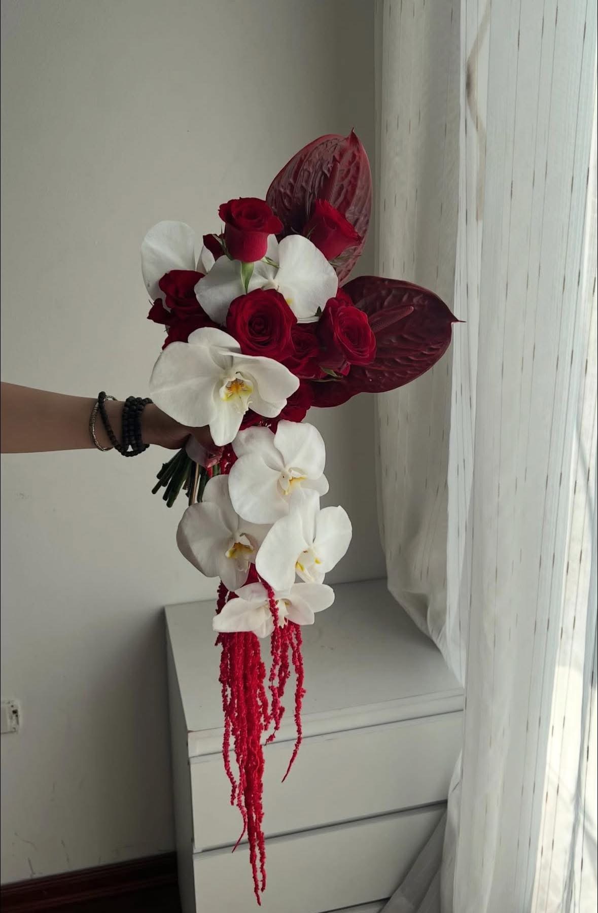 Hoa cưới lan hồ điệp 