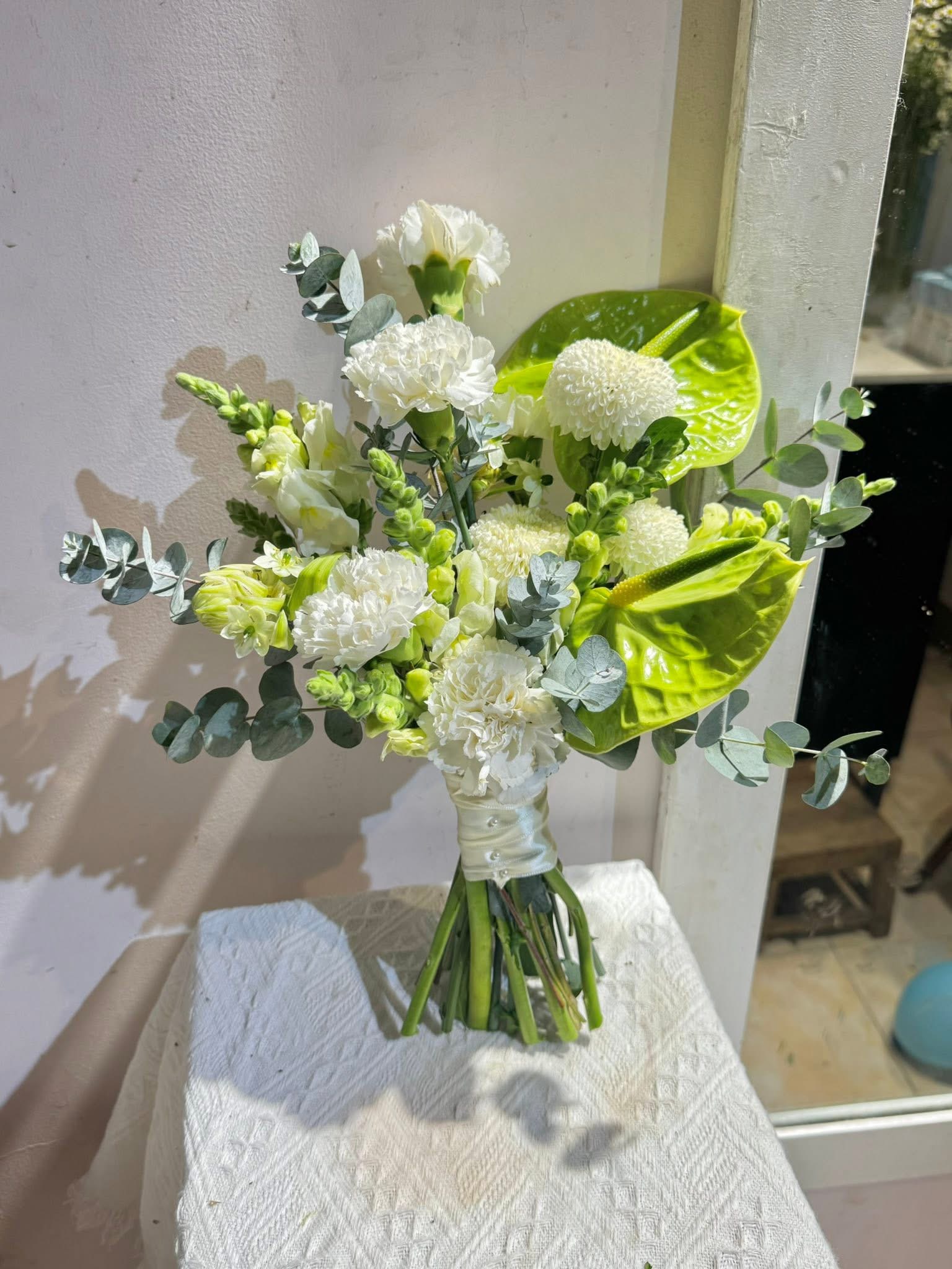 Hoa cưới lái thiêu 