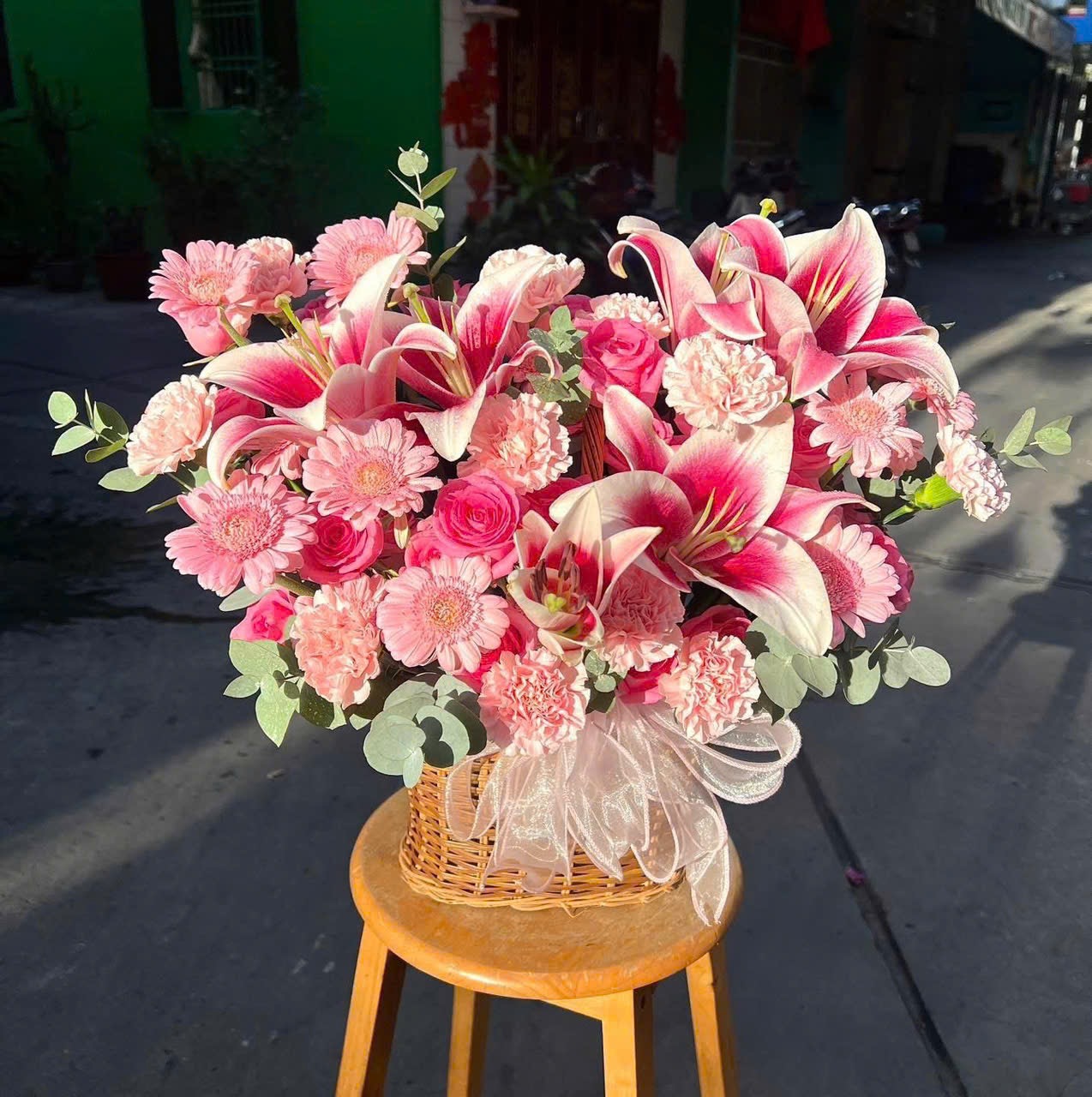 Giỏ hoa ly hồng