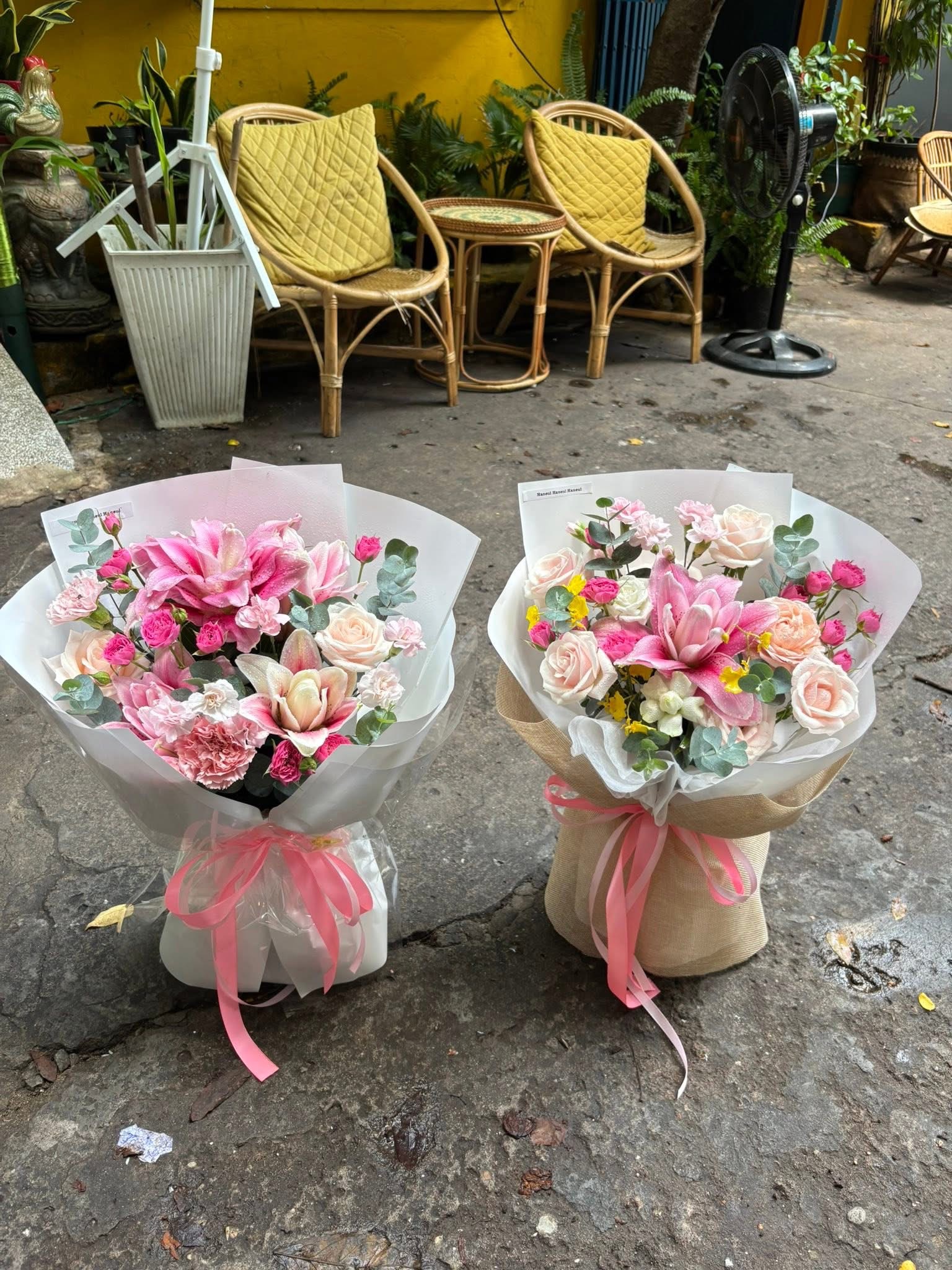 Bó hoa ly hồng mix nhiều loại hoa