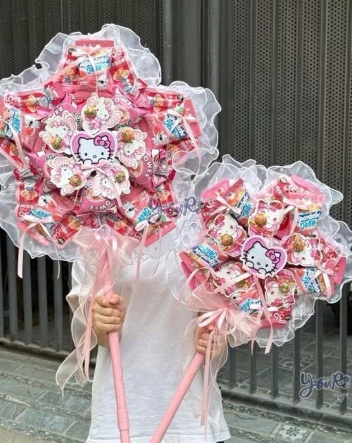 Cây cầm bánh kẹo hình ngôi sao, trái tim cho bé