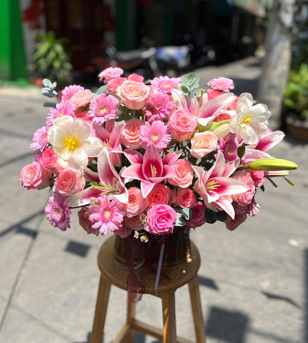 Giỏ hoa tulip