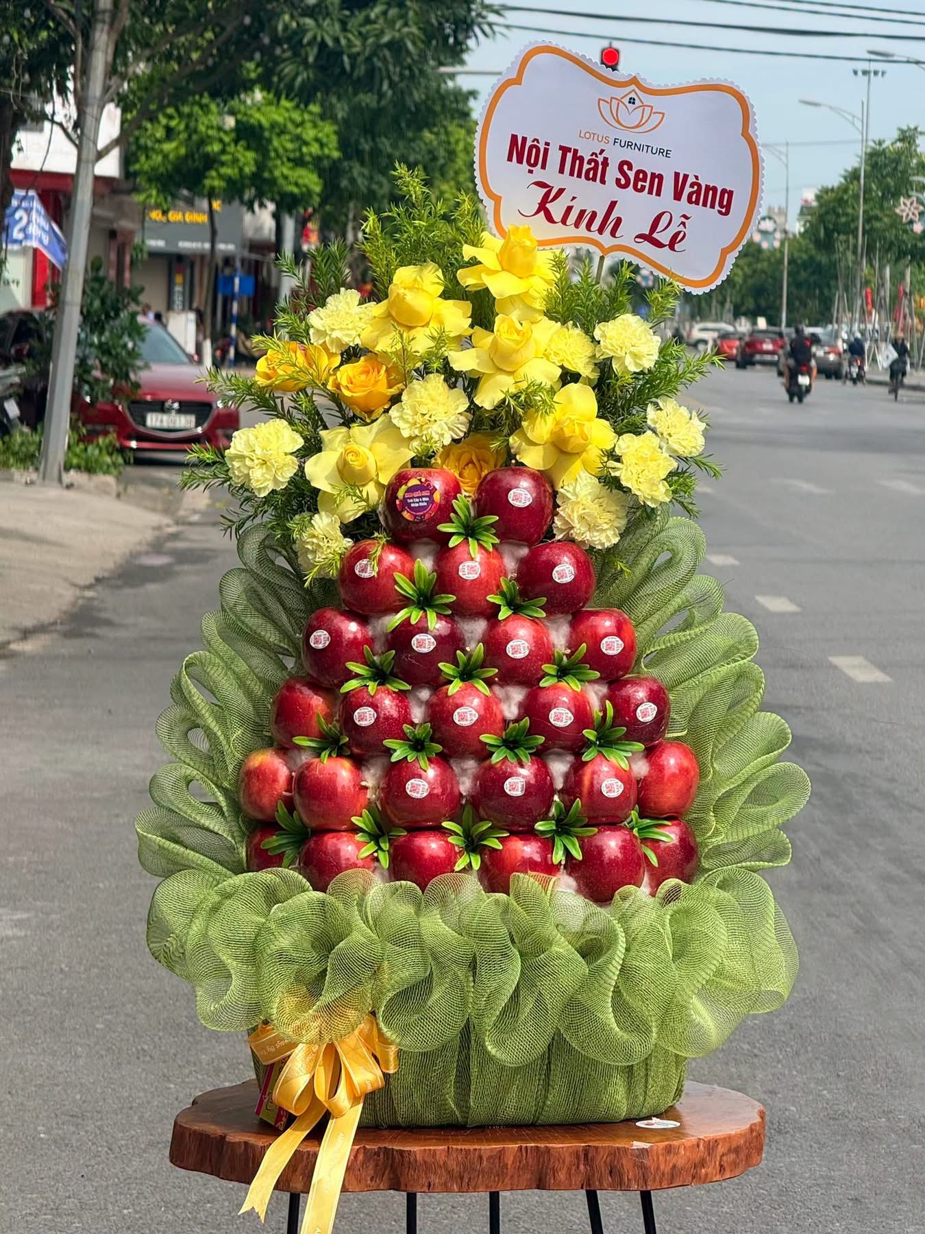 Giỏ táo kính lễ quận 12