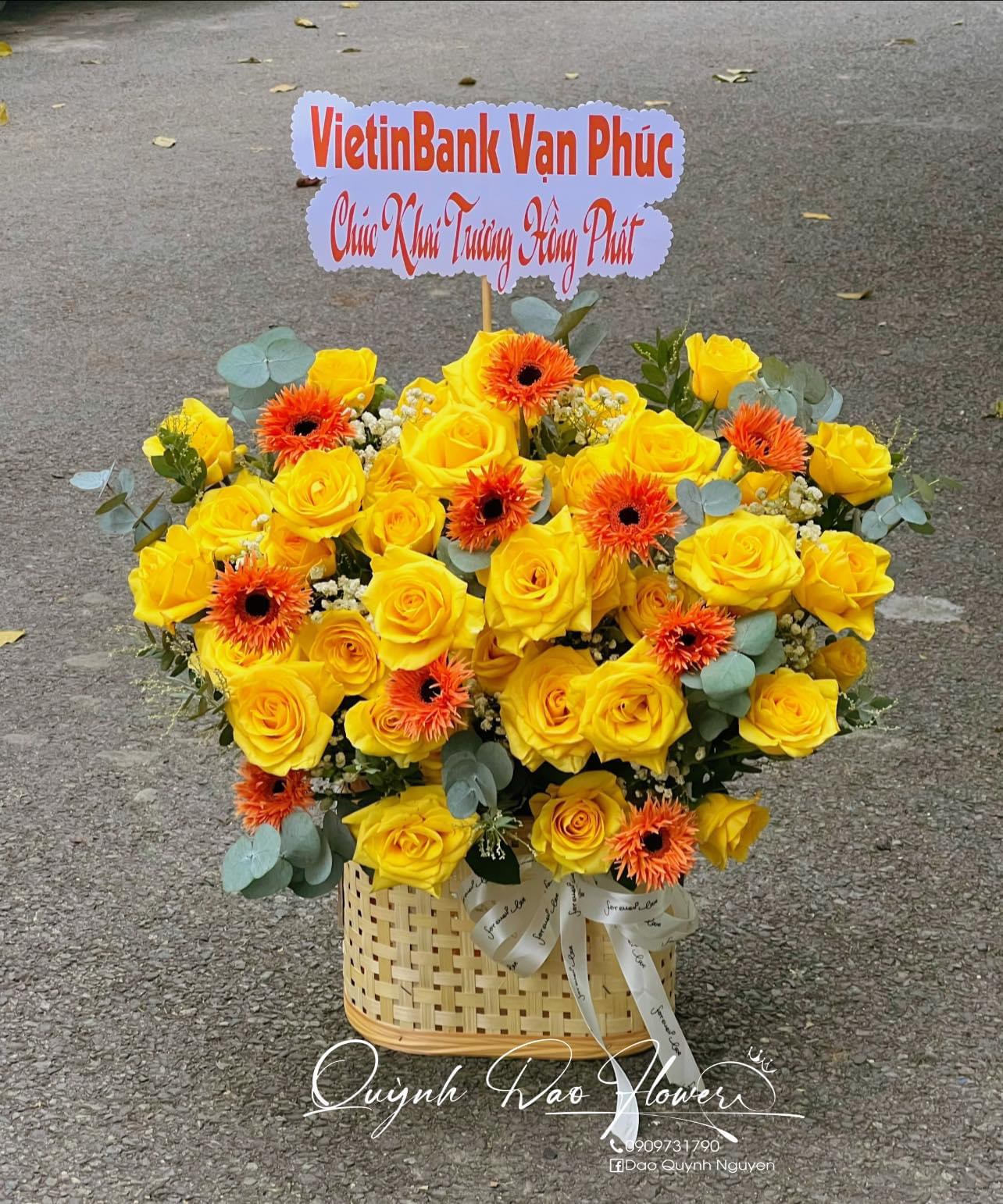Giỏ hoa màu vàng mix đồng tiền 