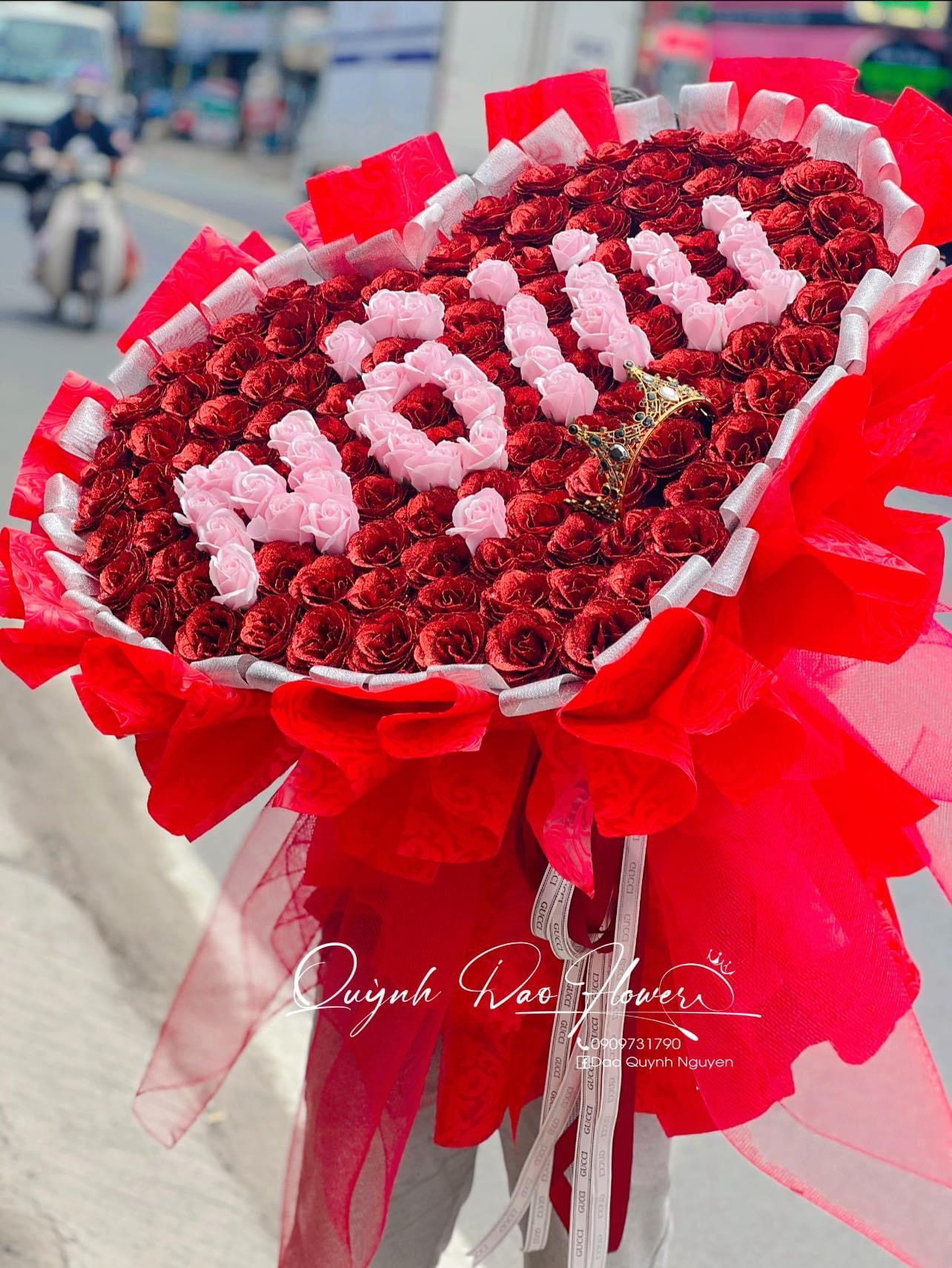 Bó hoa trái tim chữ nội yêu, em yêu, vk yêu, yêu em