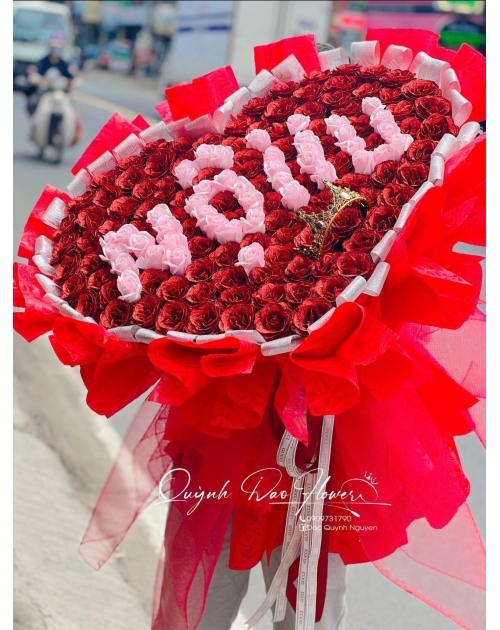 Bó hoa trái tim chữ nội yêu, mẹ yêu, em yêu , vk yêu 