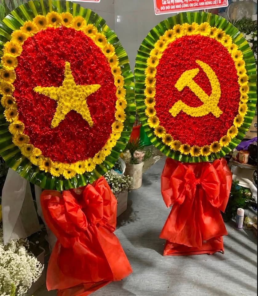Vòng hoa cờ tổ quốc 