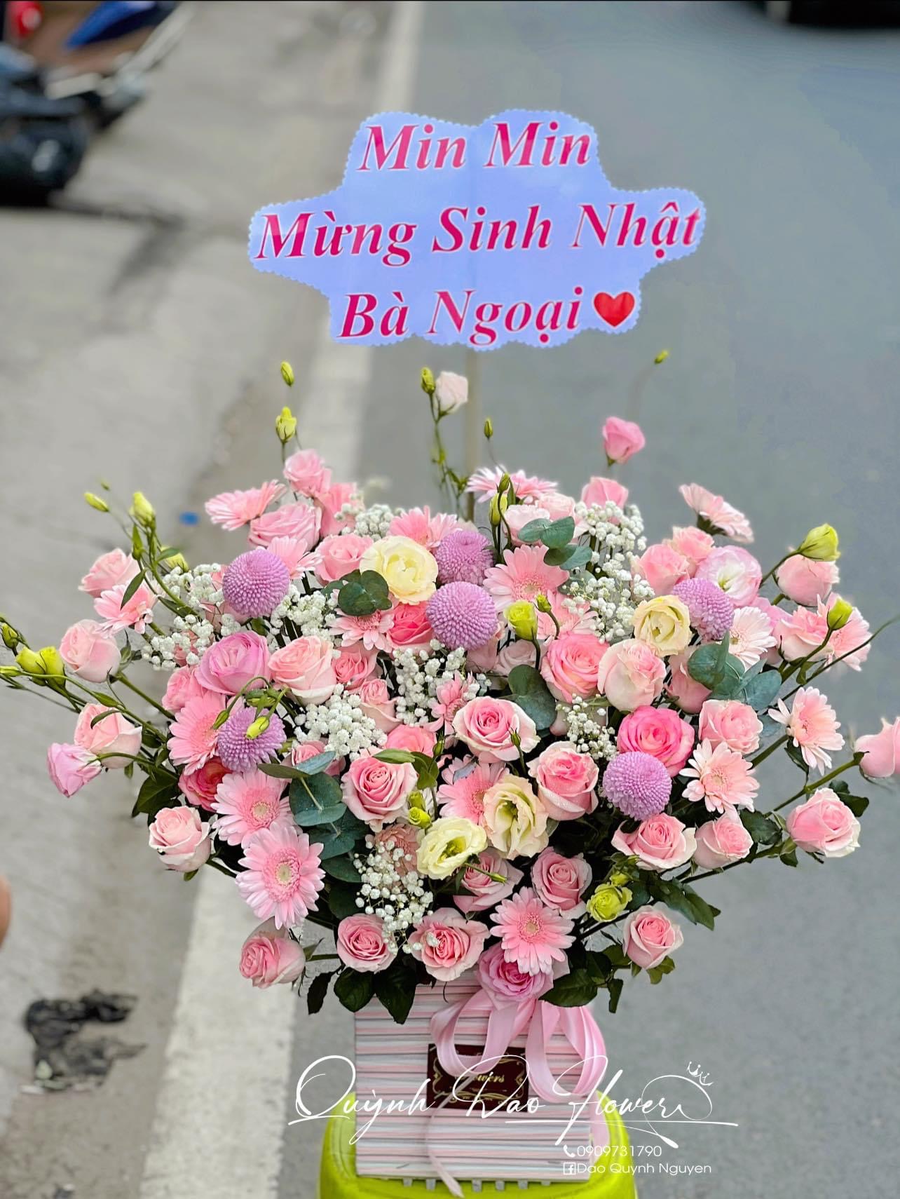 Giỏ hoa tone Hồng mix đa dạng