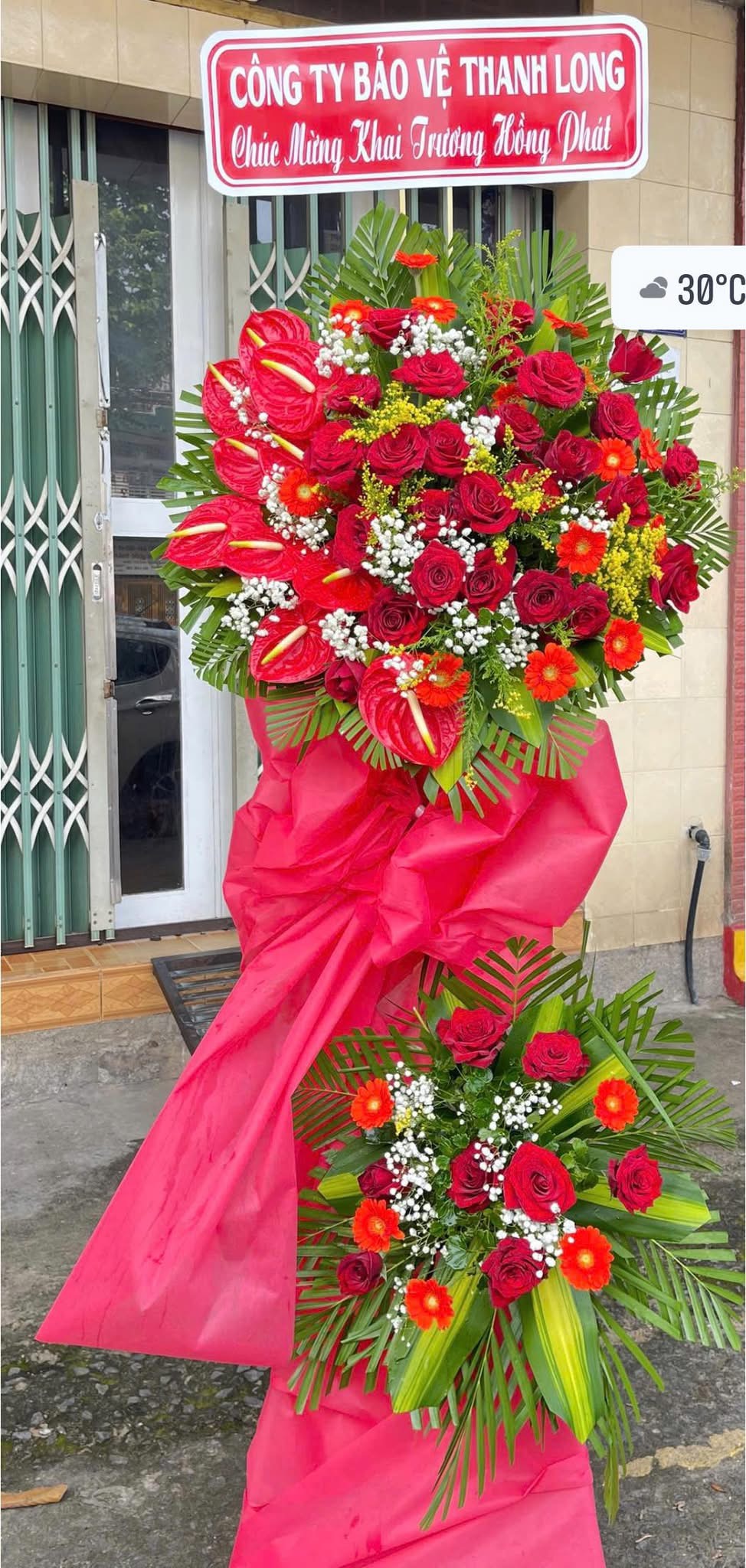 Kệ hoa chúc mừng tại Thủ Đức, Sài Gòn 