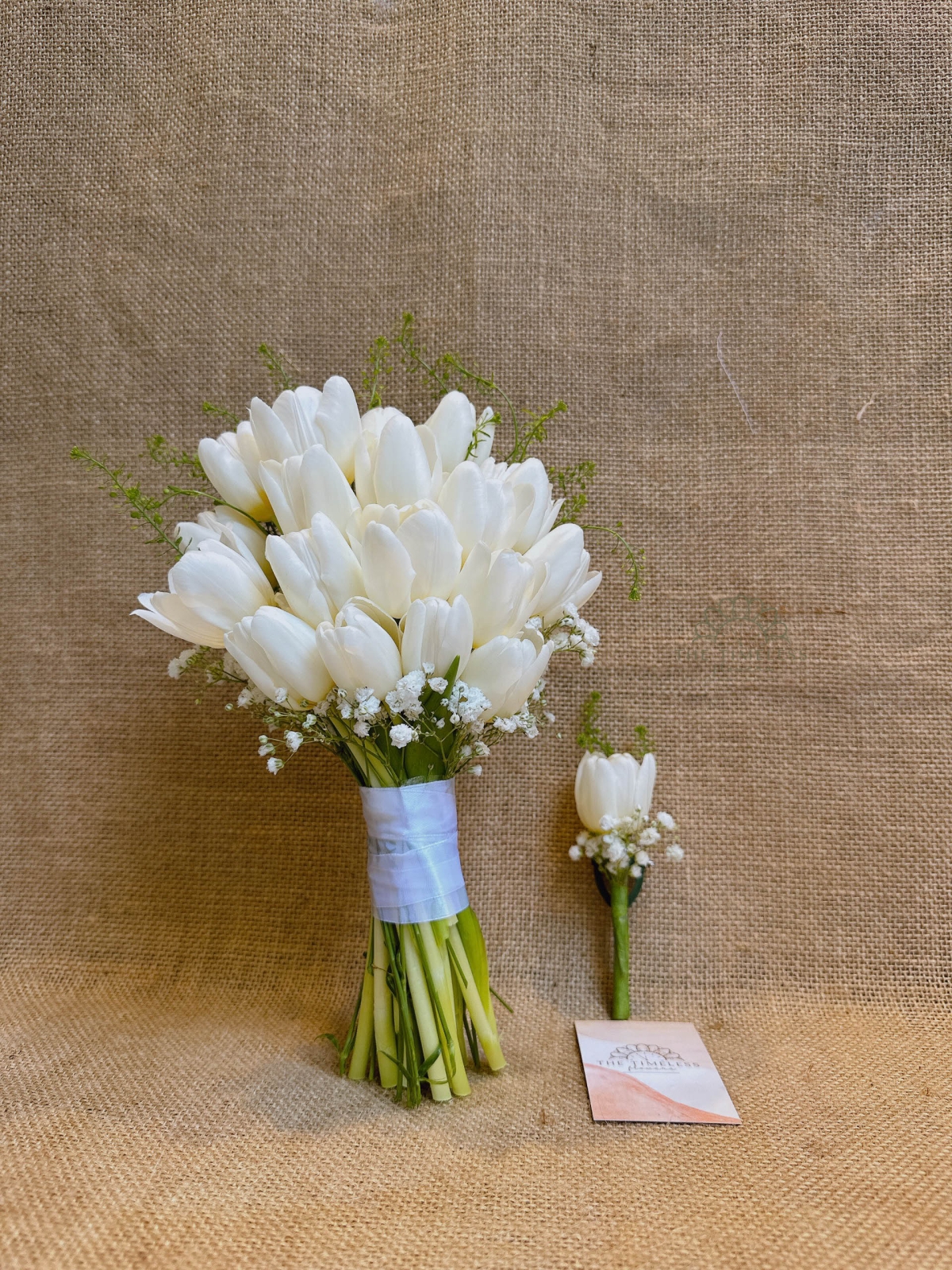 Hoa cưới tulip trắng
