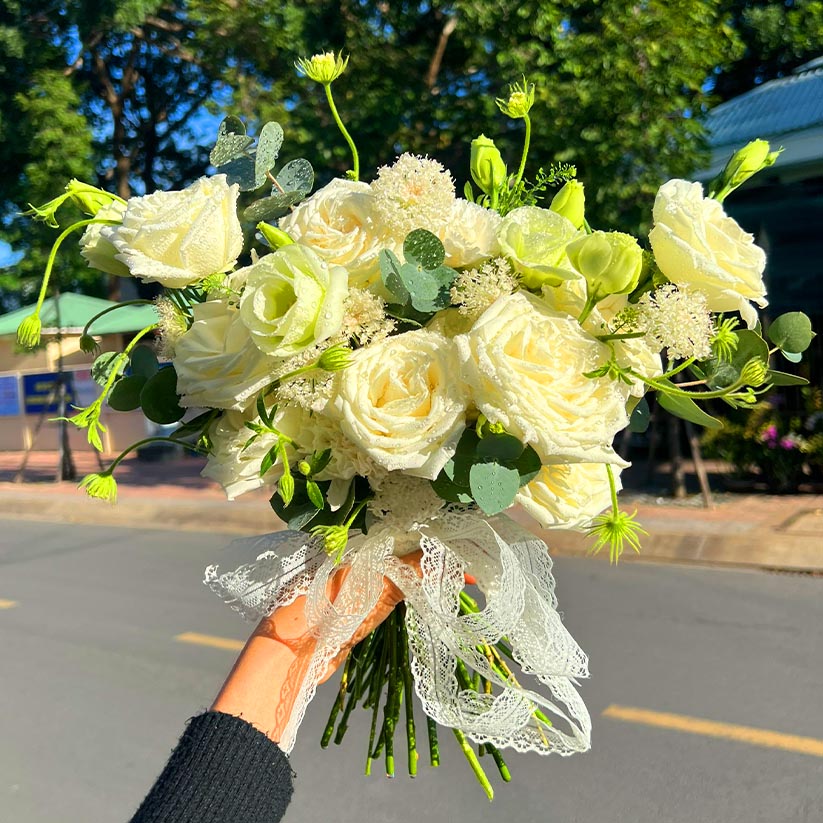 Bó hoa cưới trắng