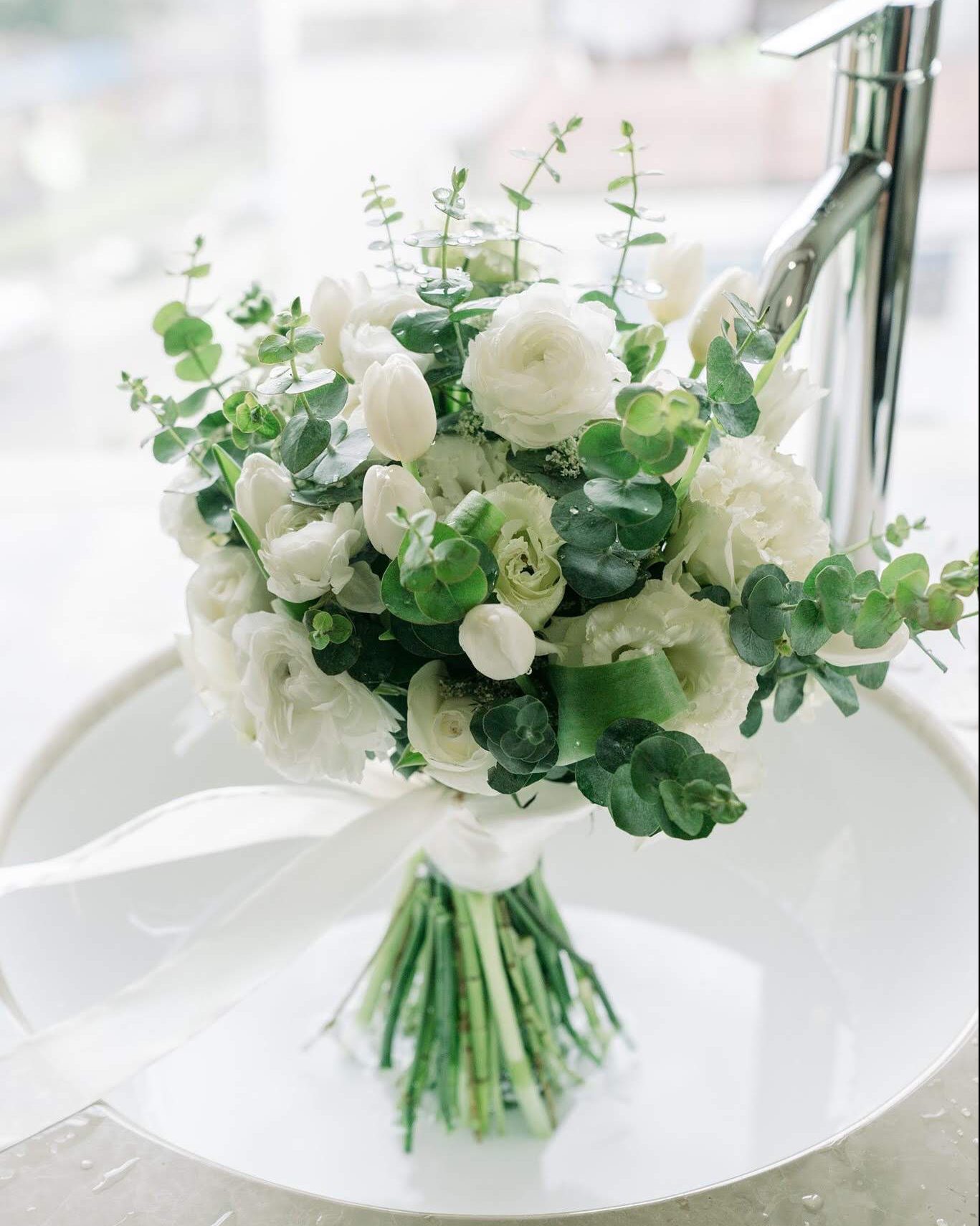 Bó hoa cưới mao lương mix tulip