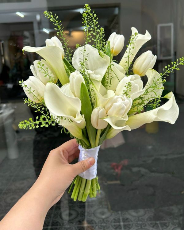 Bó hoa cưới tulip mix calalili