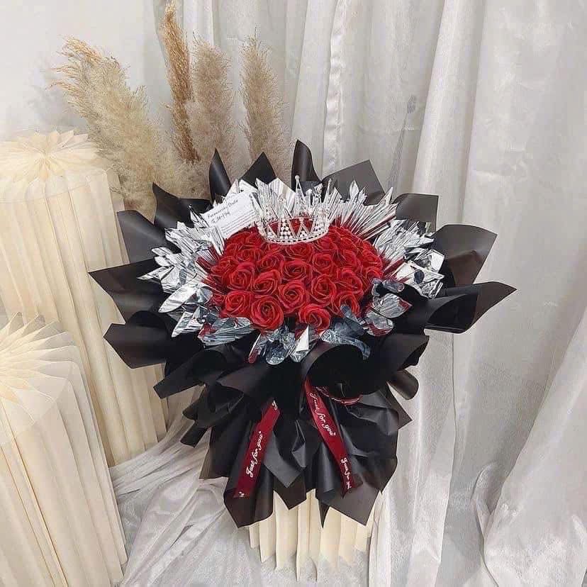 Bó hoa sáp công chúa giấy đen 