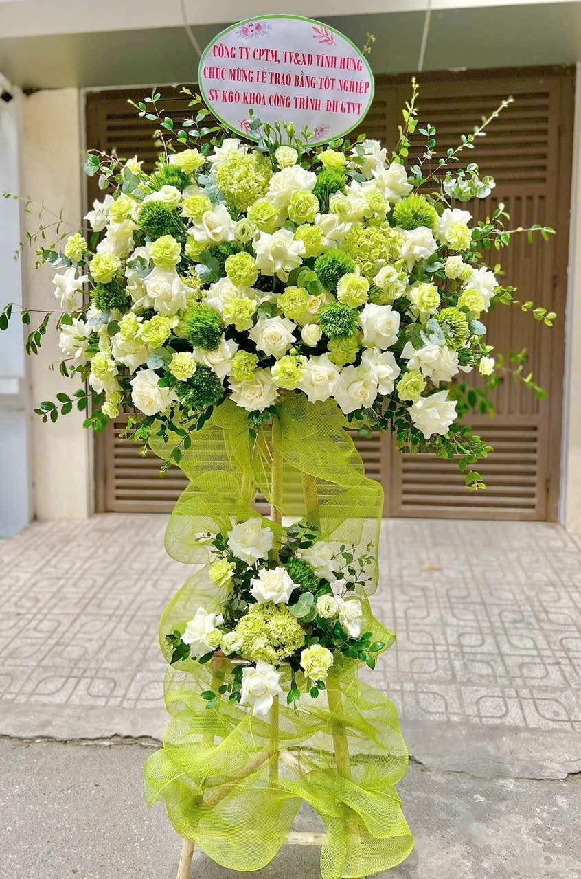 Kệ hoa xanh lá hiện đại 
