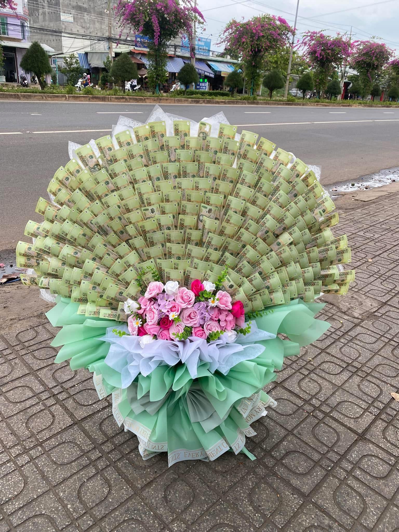 Bo hoa tiền 200 bông