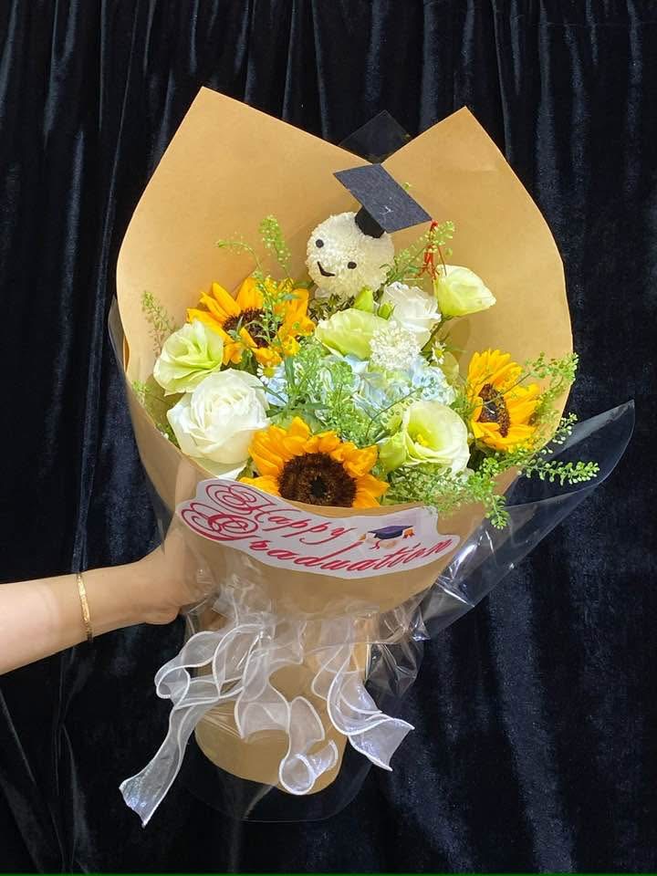 Hoa tốt nghiệp xinh tại Thủ Đức 