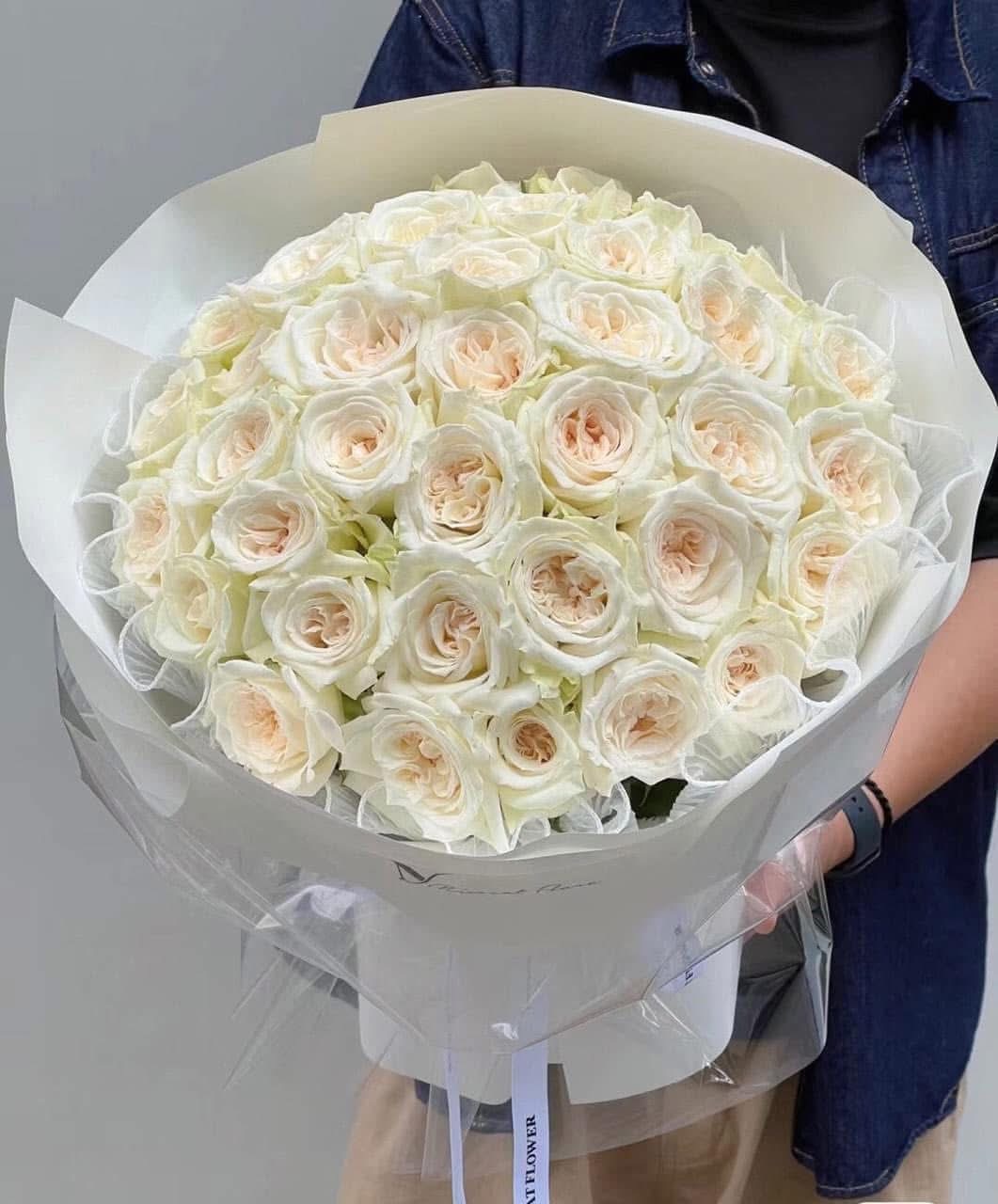 Bó hoa hồng trắng tại Thủ Đức ,quận 1