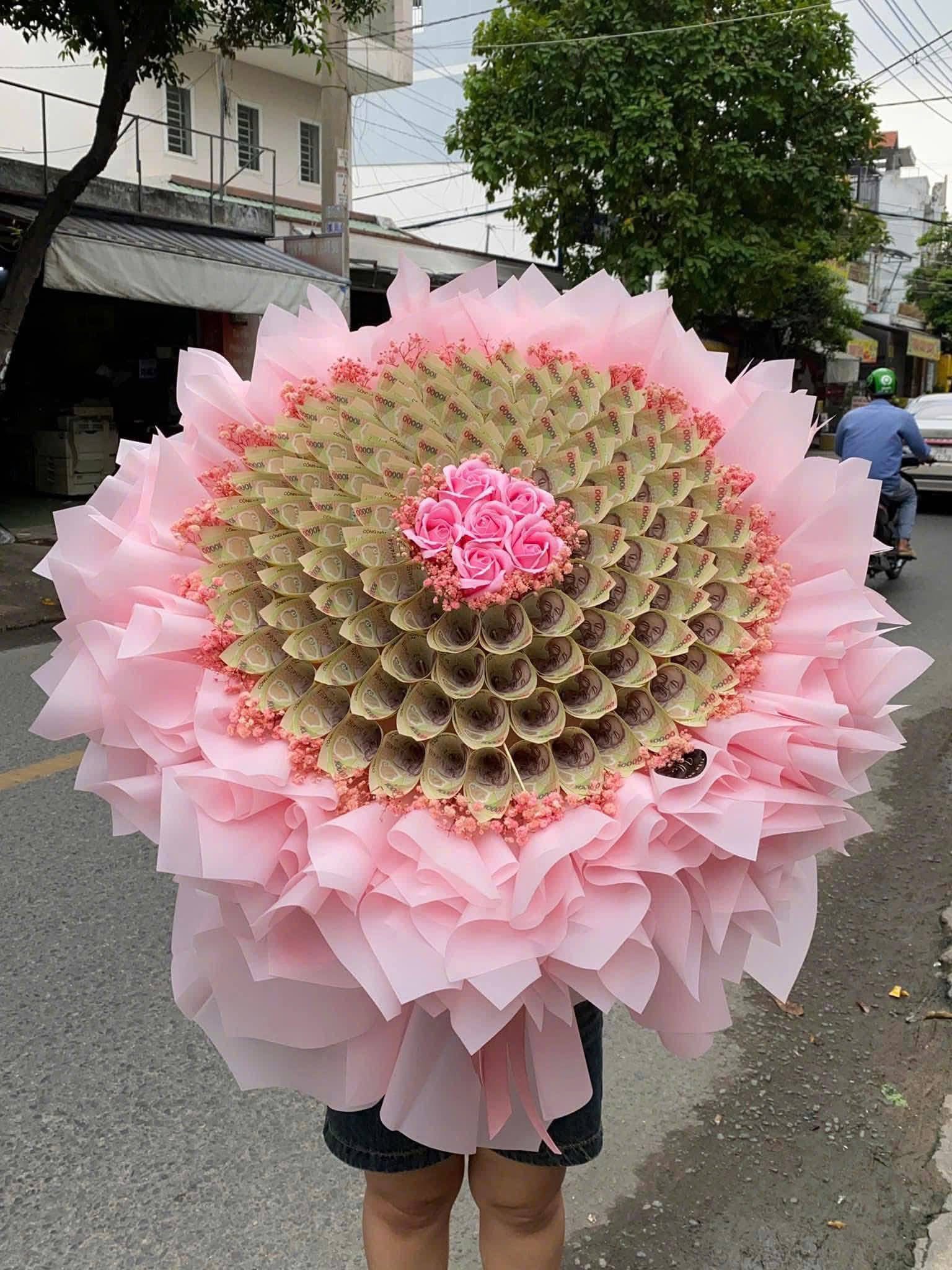 Bó hoa tiền 10k tặng mẹ, tặng vk