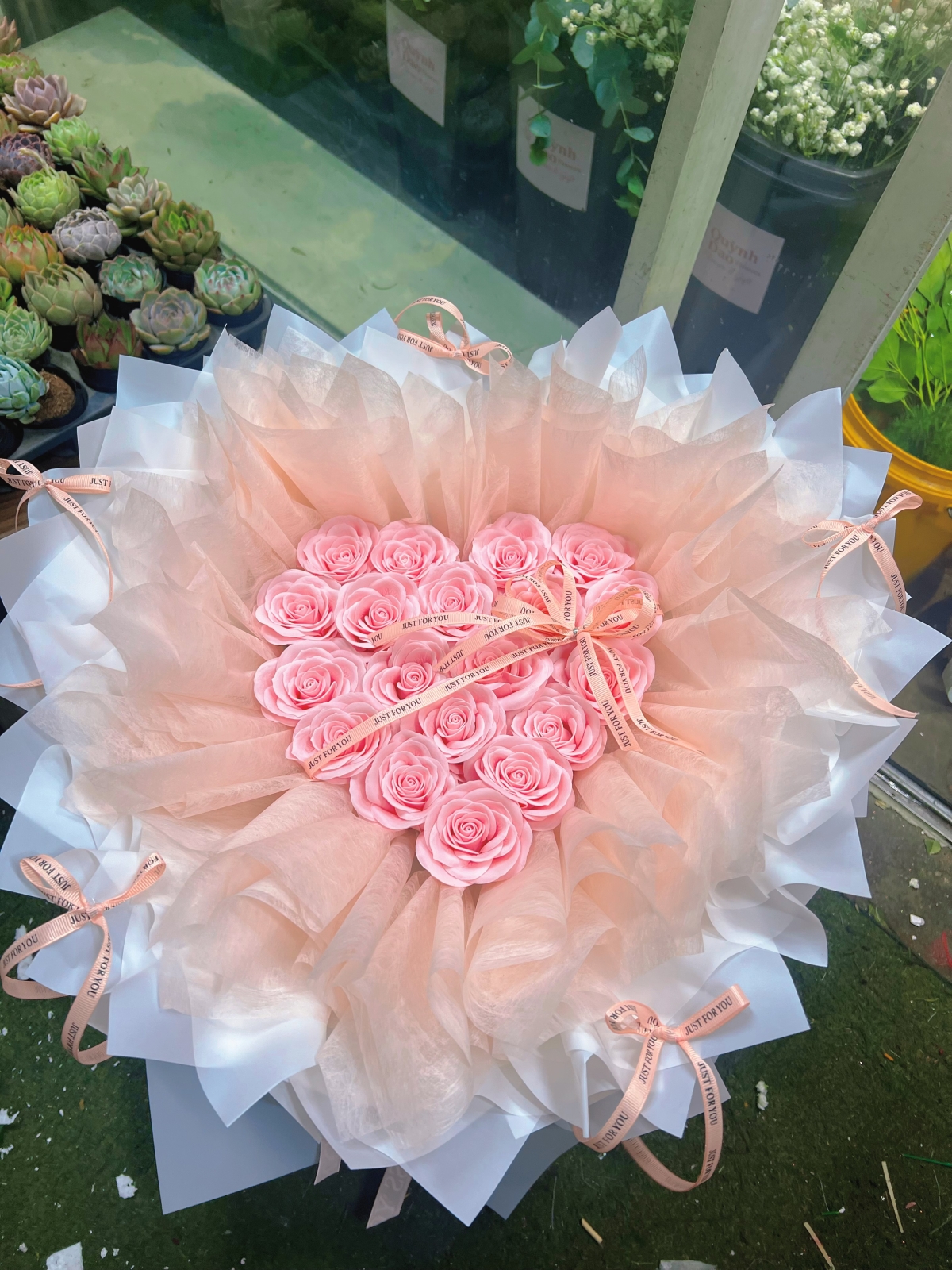 Bó hoa trái tim ngày phụ nữ việt nam