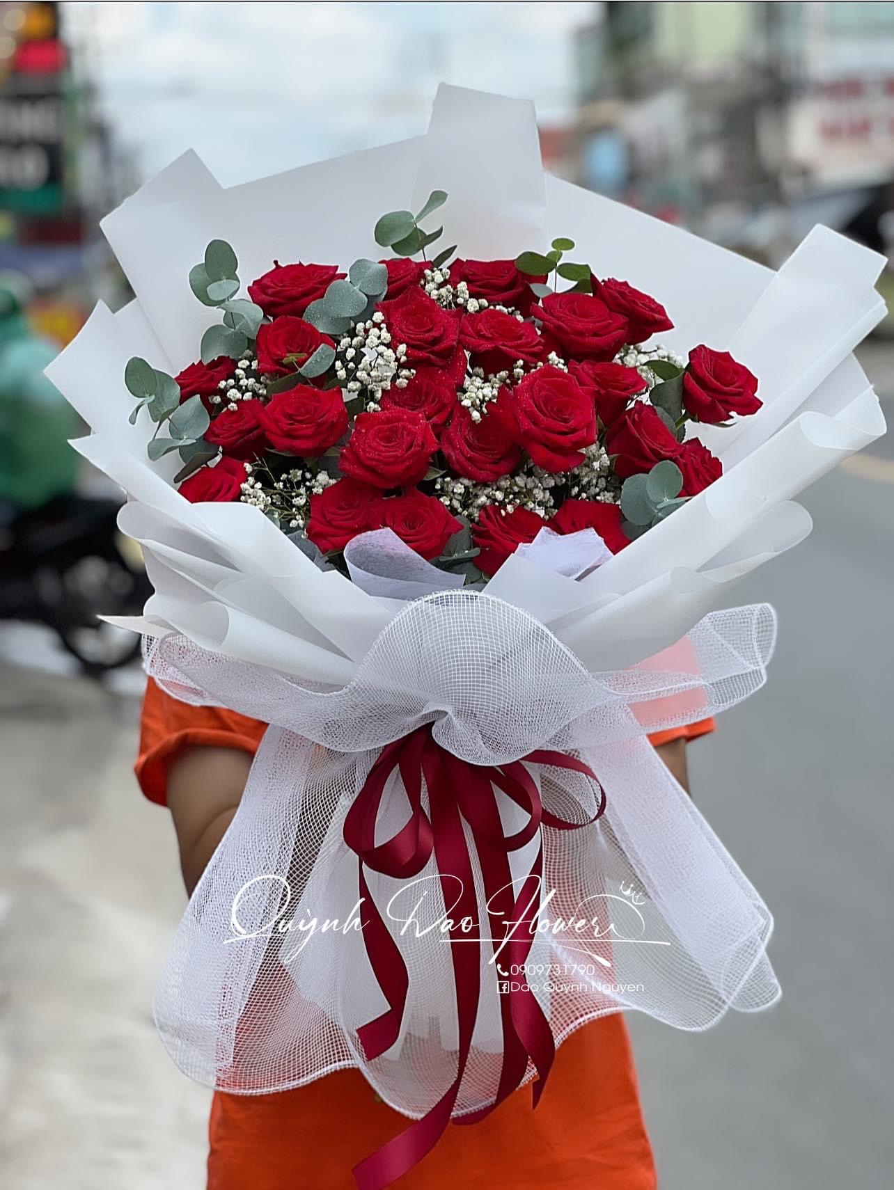 Bó hoa hồng đỏ 26 bông tặng người yêu 